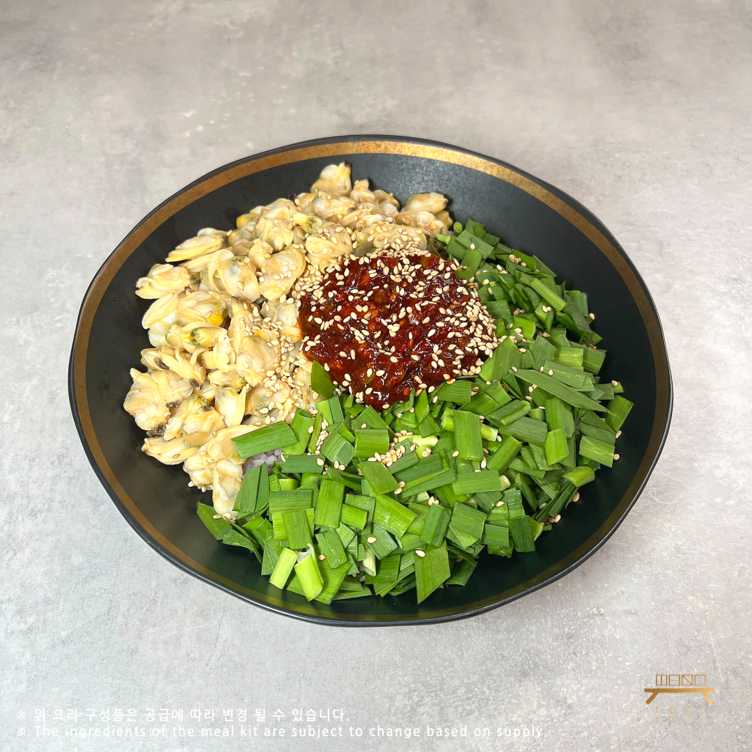 바지락 부추 비빔밥 Clam and Chinese Chive Bibimbap
