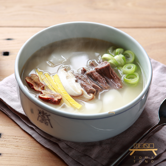 찐사골 소고기 떡국 Beef Broth Rice Cake Soup