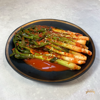 파김치 (완조리) Scallion Kimchi (Cooked)