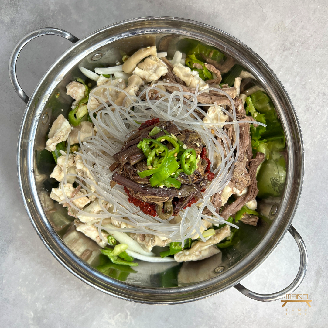 곱창 육개장전골 Spicy Beef and Vegetable Soup with Beef Intestine