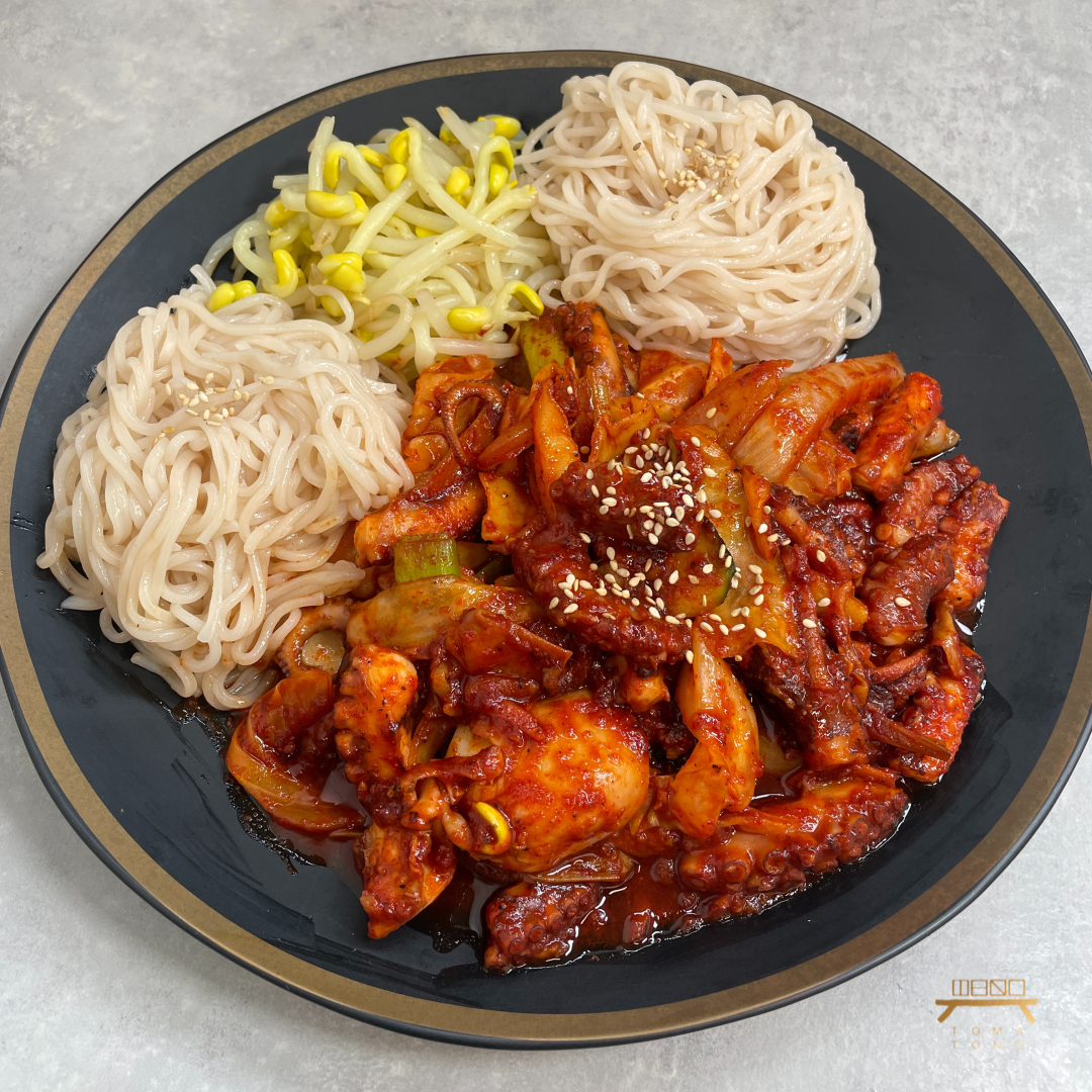 무교동 낙지볶음 (소면포함) Stir Fried Spicy Small Octopus (Noodles Included)