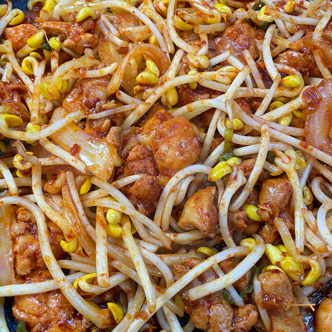 콩나물 닭불고기 Spicy Chicken Thigh with Soybean Sprouts