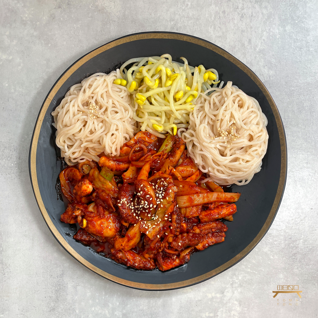 무교동 낙지볶음 (소면포함) Stir Fried Spicy Small Octopus (Noodles Included)