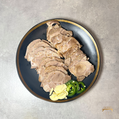 돼지수육 & 꼬들무김치 (완조리) Boiled Pork Butt with Spicy Radish Kimchi (Cooked)