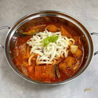 빨간 어묵전골 feat. 우동사리 Spicy Fish Cake Hot Pot feat. Udon