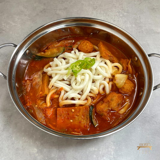 빨간 어묵전골 feat. 우동사리 Spicy Fish Cake Hot Pot feat. Udon