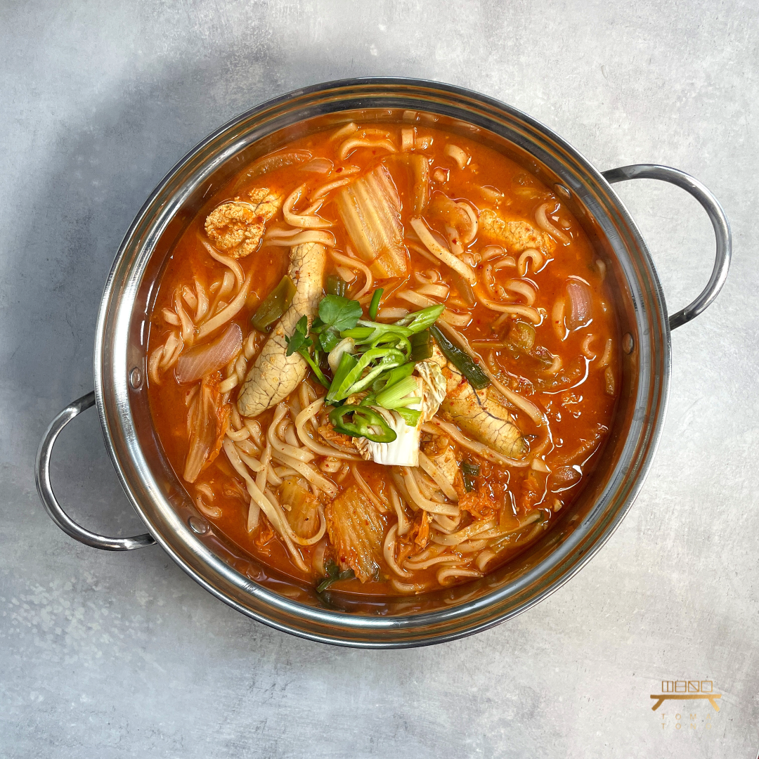 얼큰 알탕칼국수 Spicy Fish Roe Noodle Soup